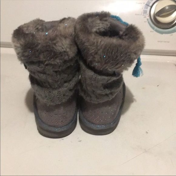 Skechers sweater boots size 9(toddler) - Picture 2 of 6